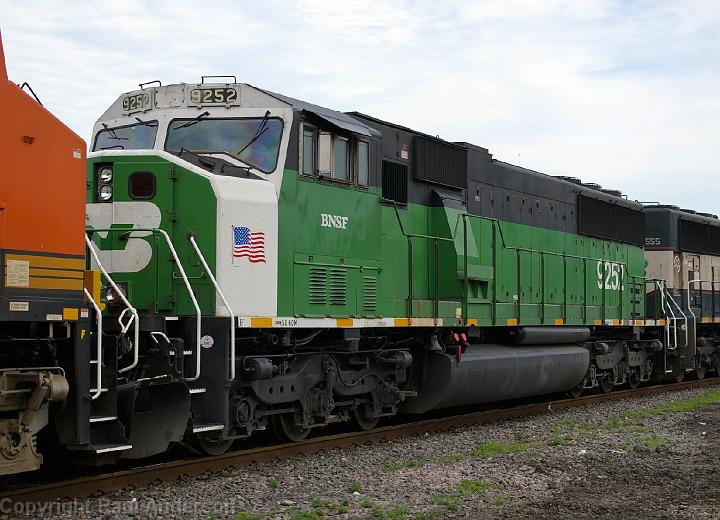 BNSF 9252 - SD60M.jpg